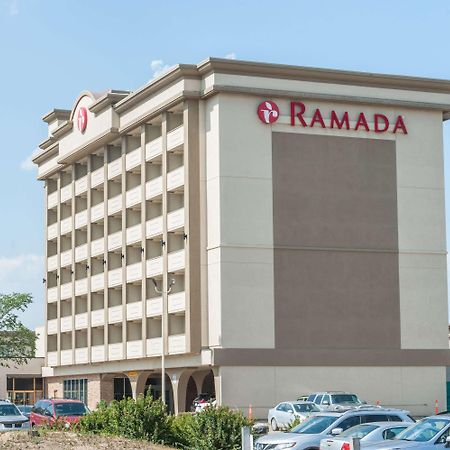 Ramada By Wyndham Edmonton South Hotell Exteriör bild