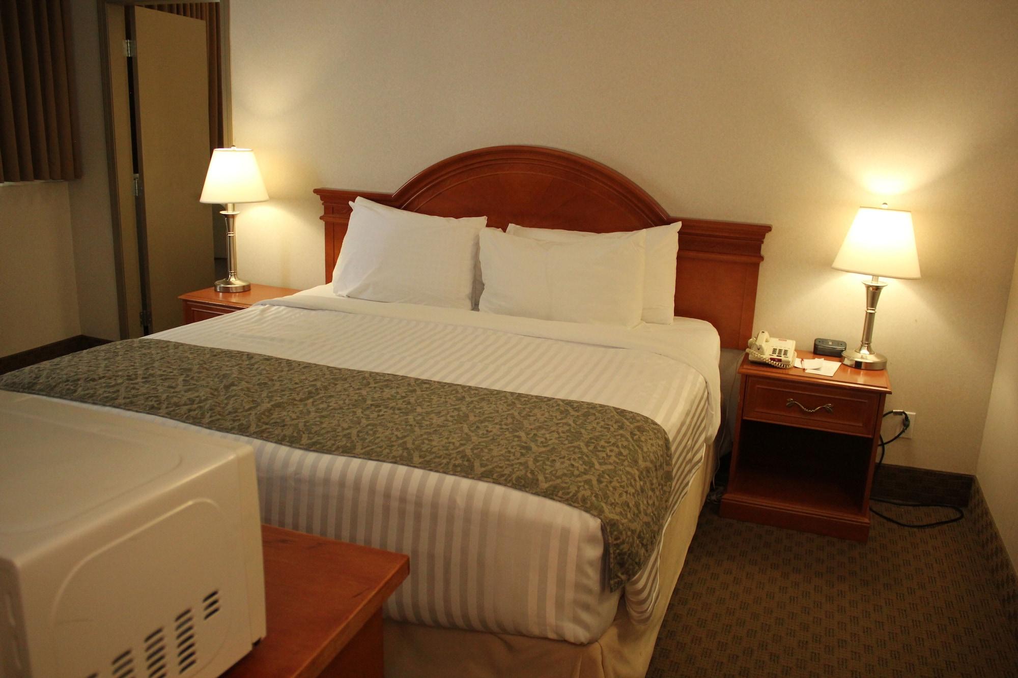 Ramada By Wyndham Edmonton South Hotell Exteriör bild