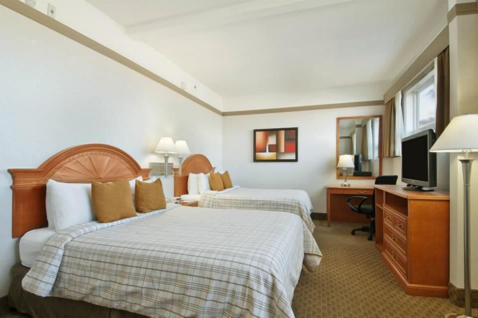 Ramada By Wyndham Edmonton South Hotell Exteriör bild