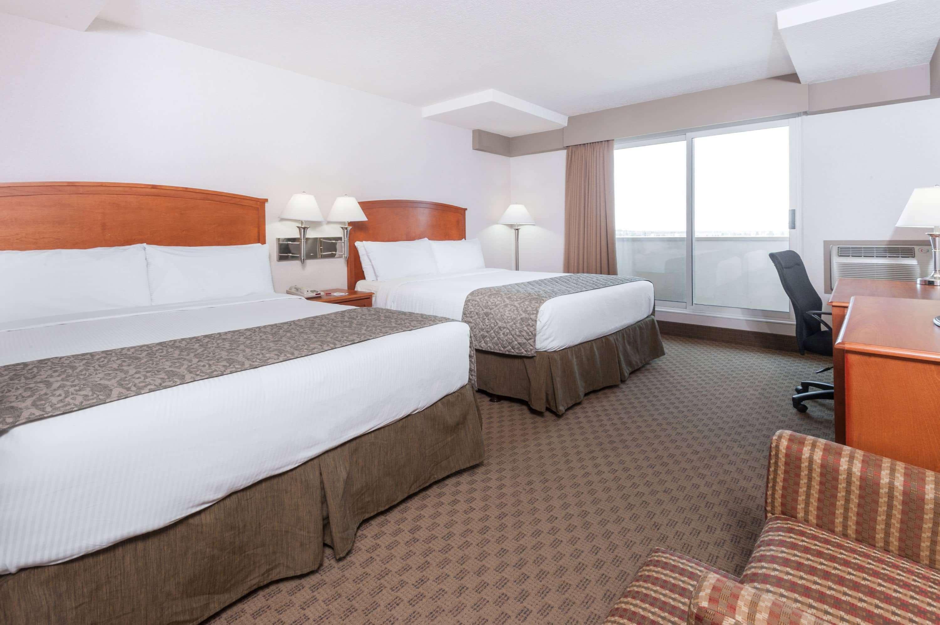 Ramada By Wyndham Edmonton South Hotell Exteriör bild