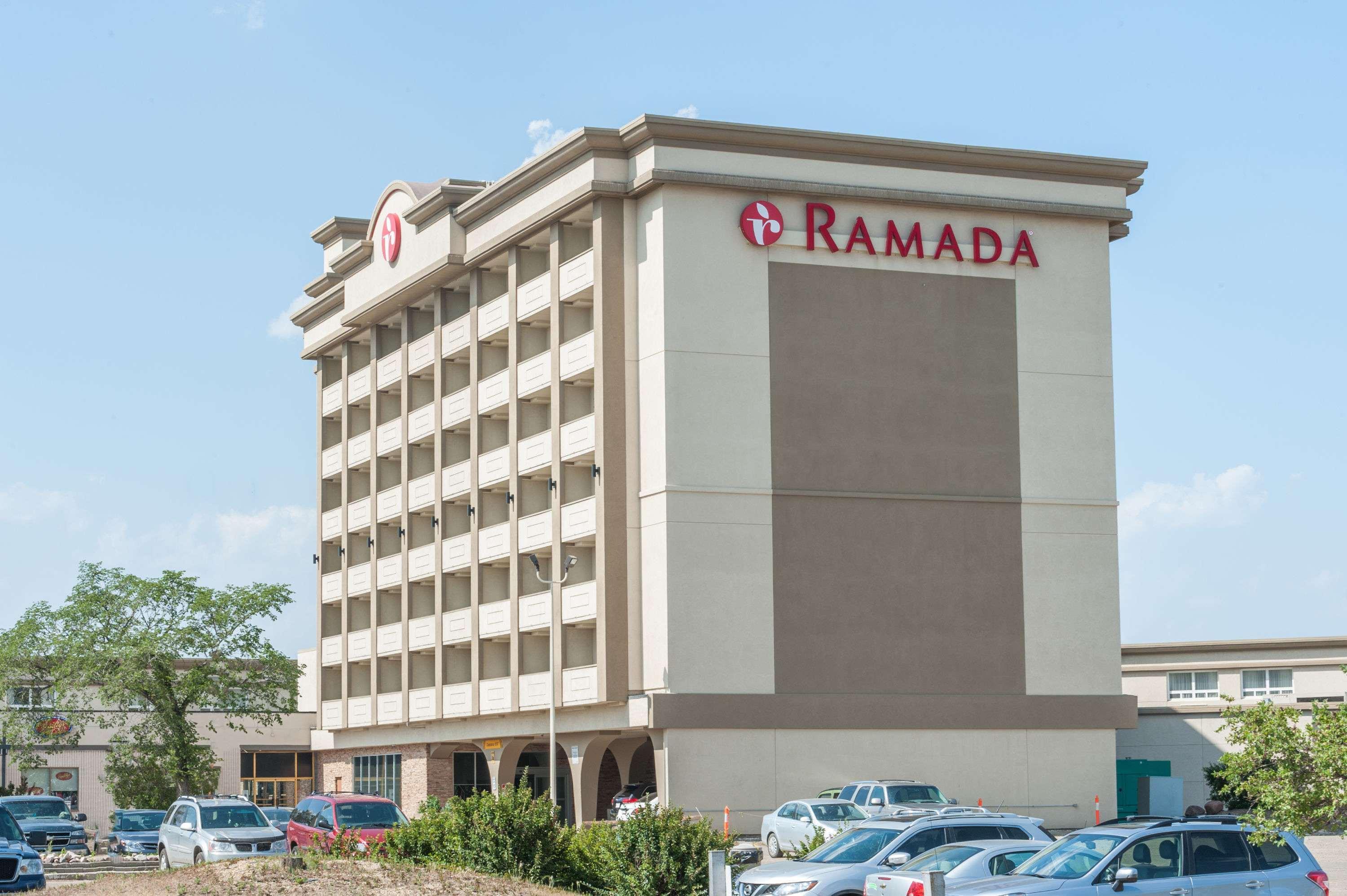 Ramada By Wyndham Edmonton South Hotell Exteriör bild