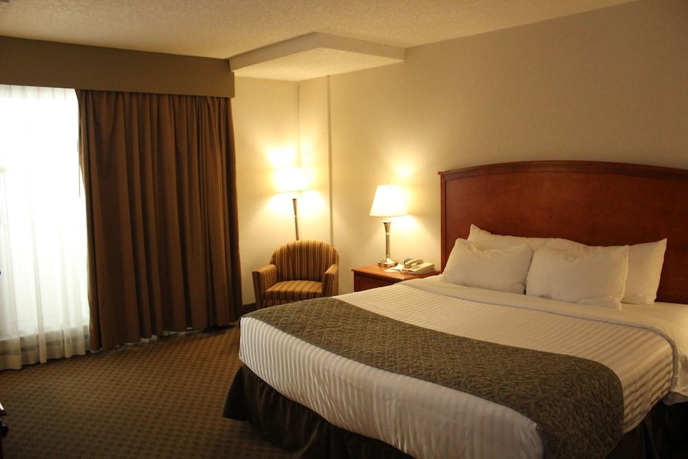 Ramada By Wyndham Edmonton South Hotell Exteriör bild