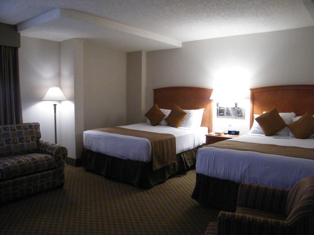 Ramada By Wyndham Edmonton South Hotell Rum bild