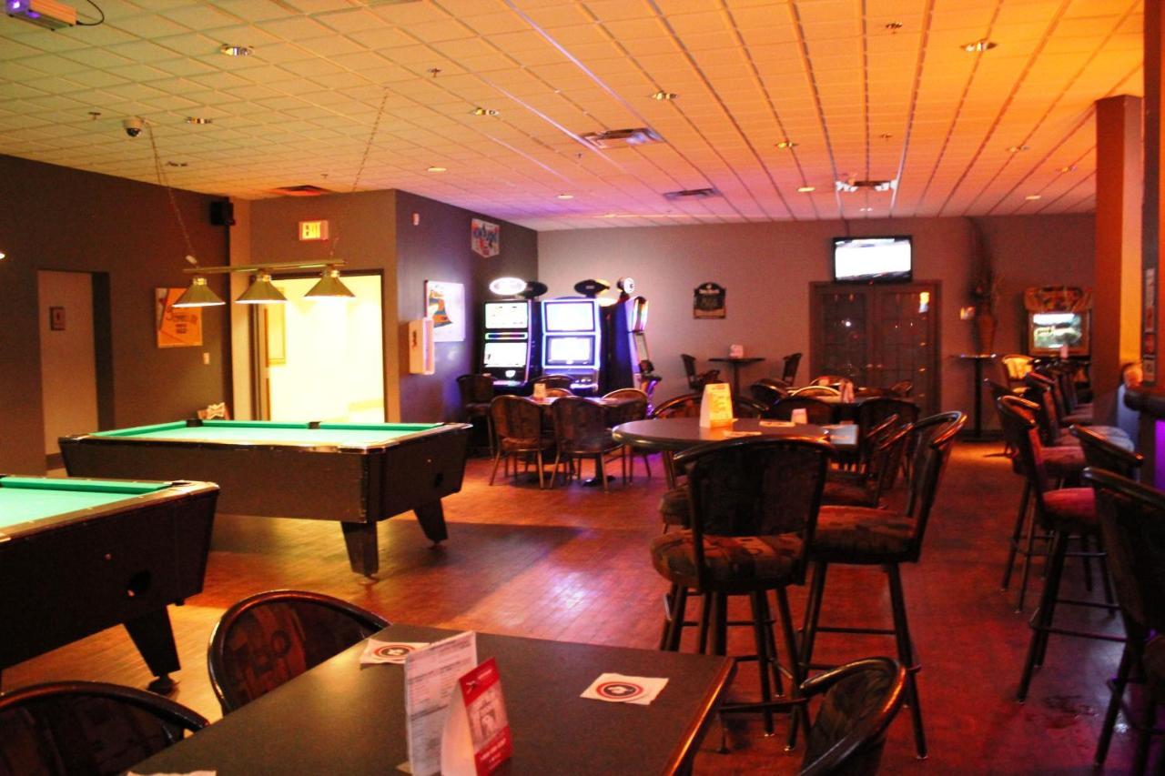Ramada By Wyndham Edmonton South Hotell Exteriör bild